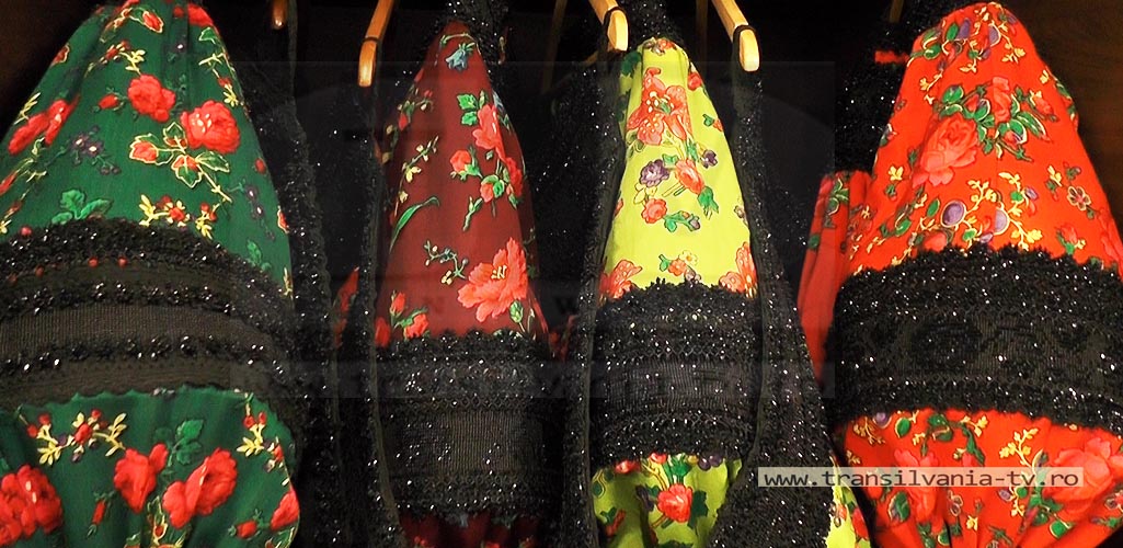 Cele mai scumpe costume tradiţionale sunt purtate în Ţara Oaşului (VIDEO)