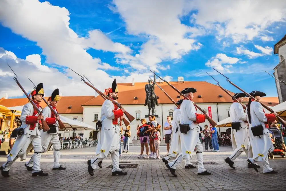 De la 1 Mai: Garda Cetății Alba Carolina revine cu salve de tun și un spectacol istoric de excepție