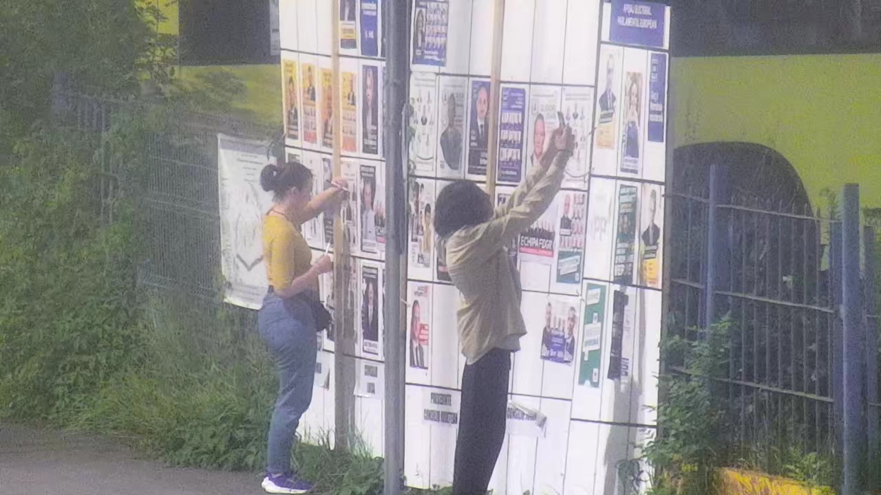 Cazuri de rupere sau mâzgălire a afișelor electorale în Sibiu