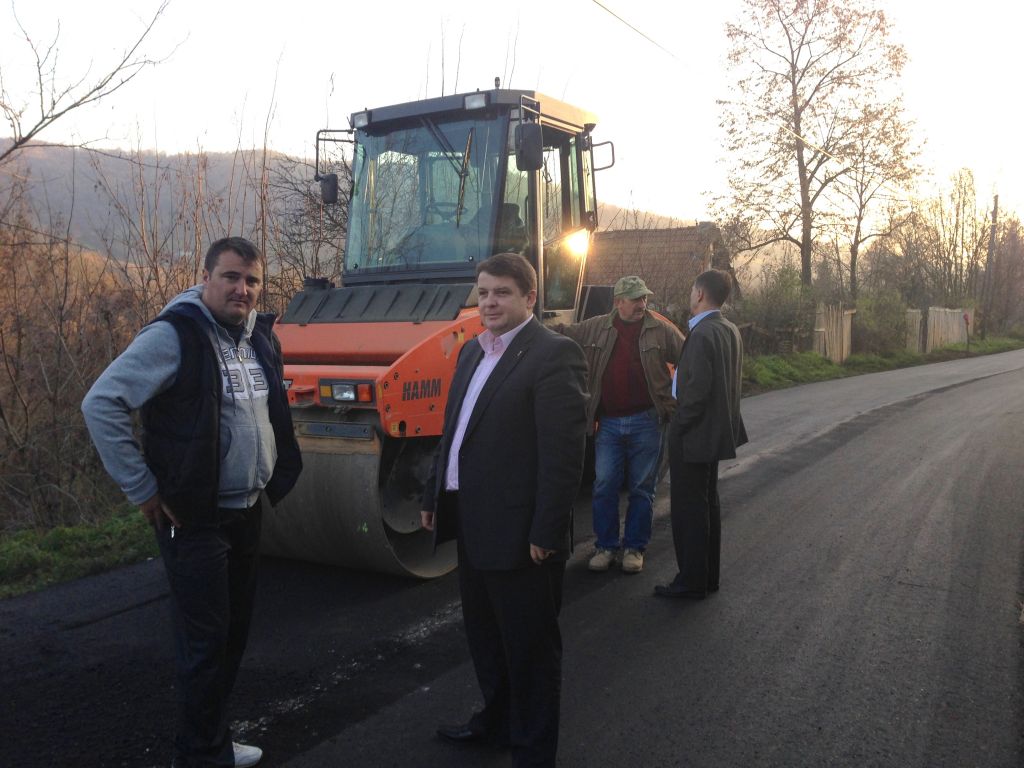Finalizarea asfaltării DJ ce traversează comuna Valea Lungă