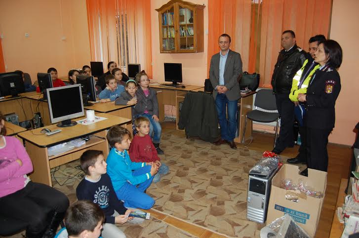 Lecții de siguranță pentru elevii de la școlile din Mihalț și Micești