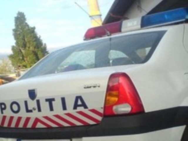 Un taximetrist din Alba Iulia a demarat înainte ca toți clienții să urce în mașină. Vezi ce s-a întâmplat