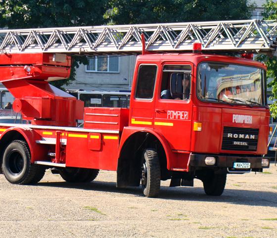 Incendiu izbucnit la o hală dezafectată din Blaj