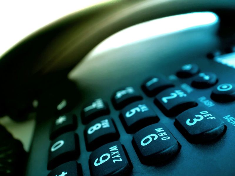 O bătrână din Blaj a fost escrocată cu 6000 de lei, prin intermediul telefonului fix